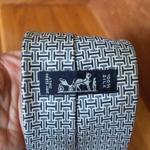 Elegant Hermes  Blue and White Silk Tie